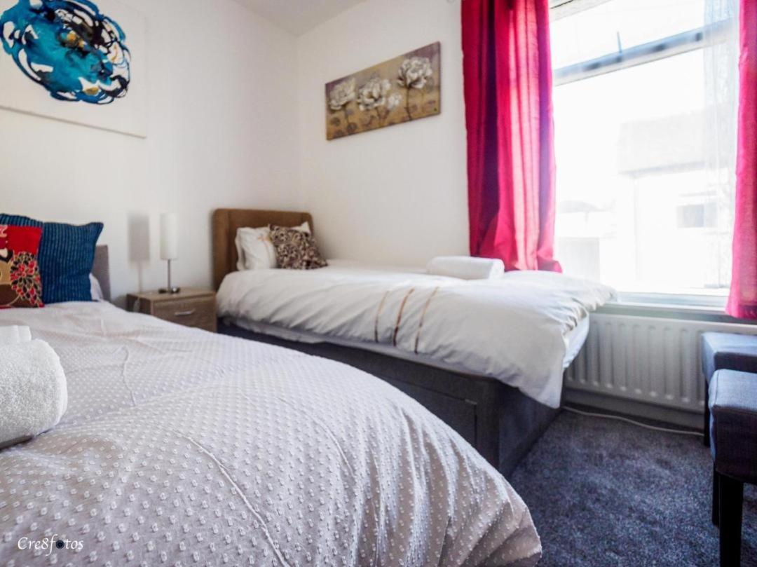 12 Cornwallis Lodge Family Room 2 Stoke-on-Trent Ngoại thất bức ảnh