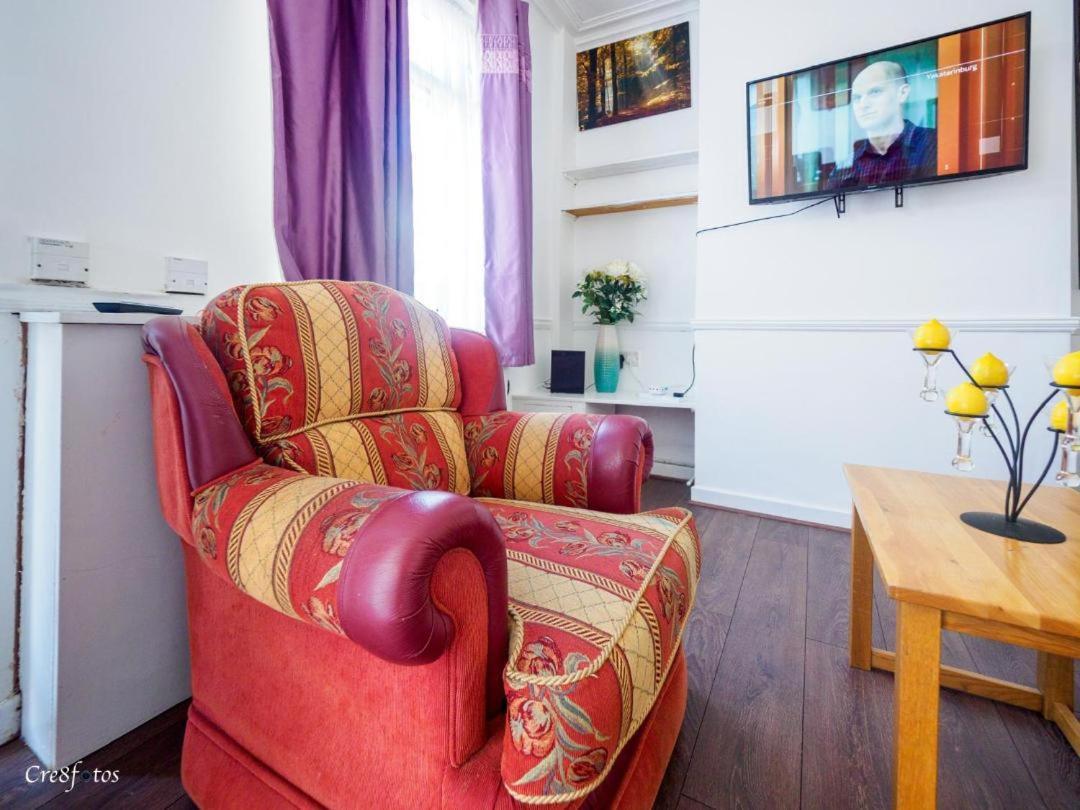 12 Cornwallis Lodge Family Room 2 Stoke-on-Trent Ngoại thất bức ảnh