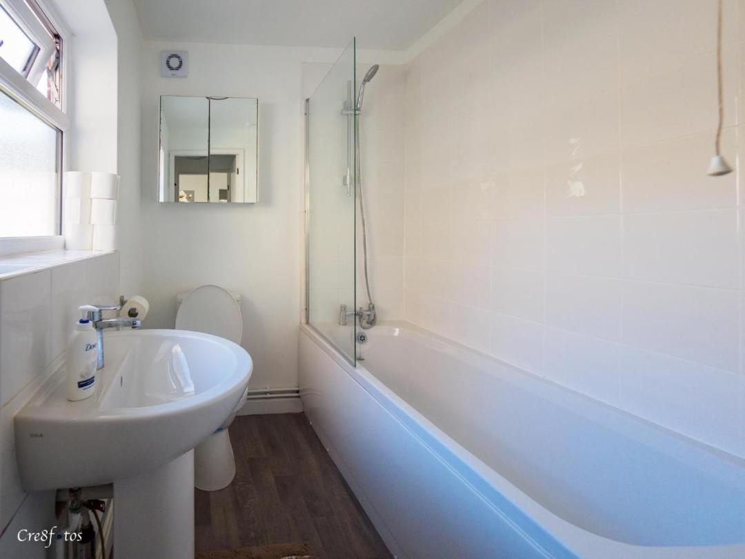 12 Cornwallis Lodge Family Room 2 Stoke-on-Trent Ngoại thất bức ảnh