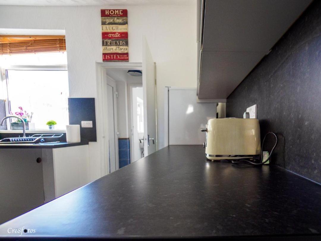 12 Cornwallis Lodge Family Room 2 Stoke-on-Trent Ngoại thất bức ảnh