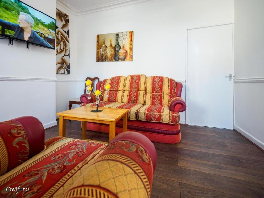 12 Cornwallis Lodge Family Room 2 Stoke-on-Trent Ngoại thất bức ảnh