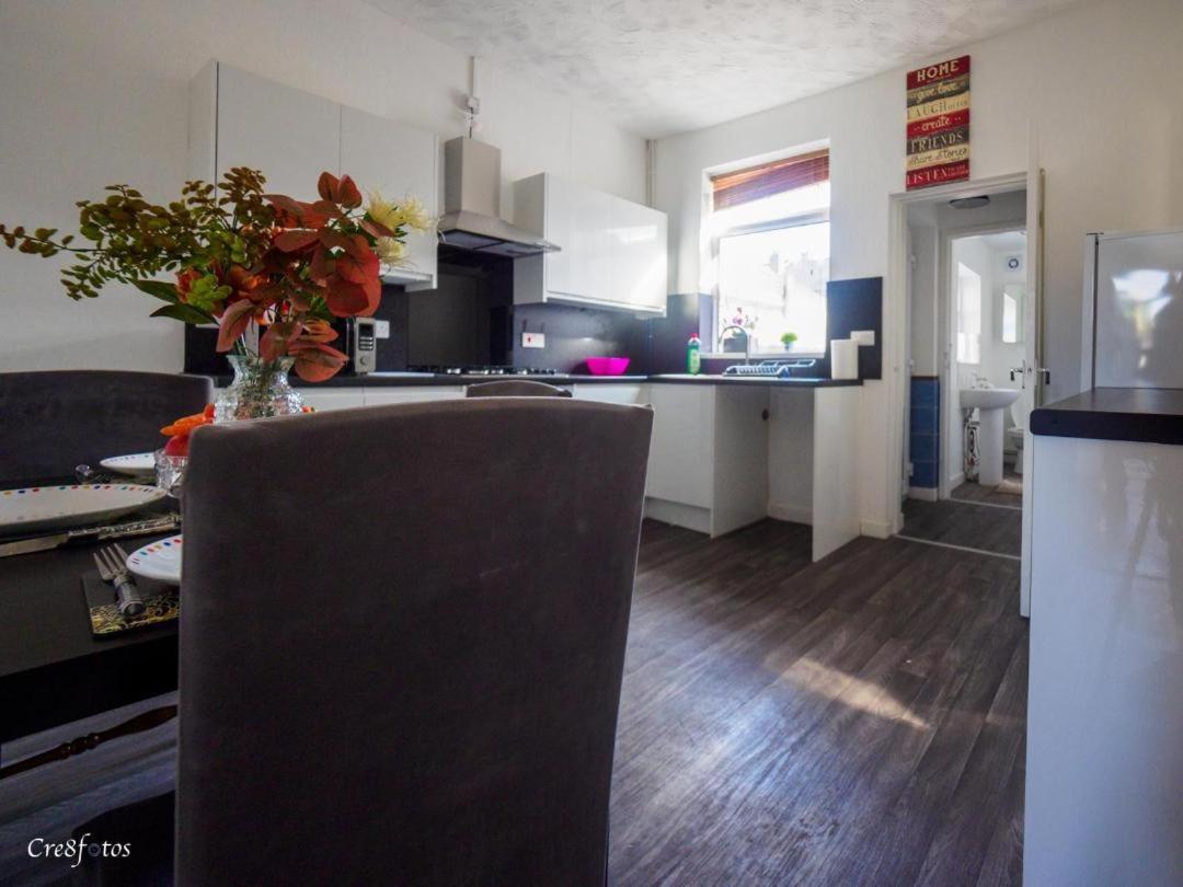 12 Cornwallis Lodge Family Room 2 Stoke-on-Trent Ngoại thất bức ảnh